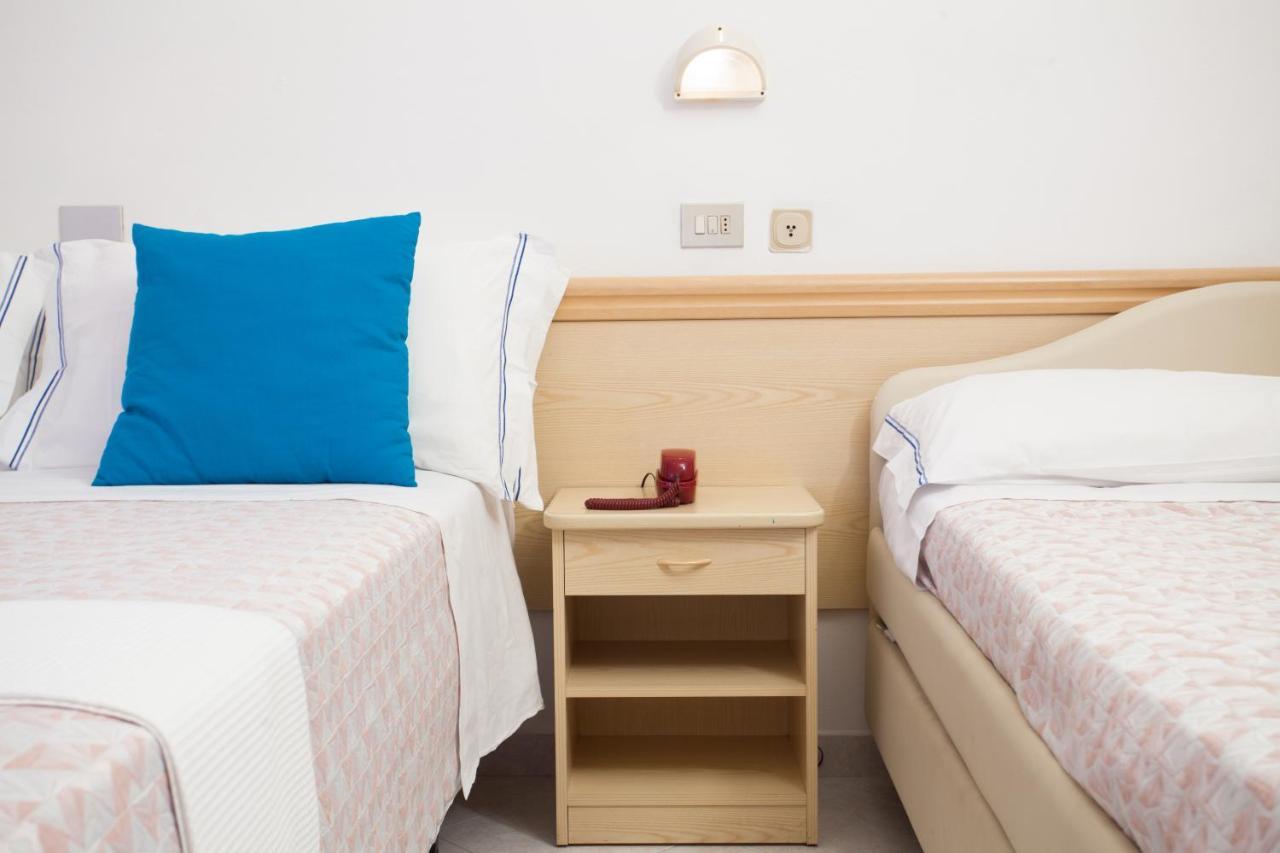 Hotel Cola Frontemare Bellaria-Igea Marina Eksteriør bilde