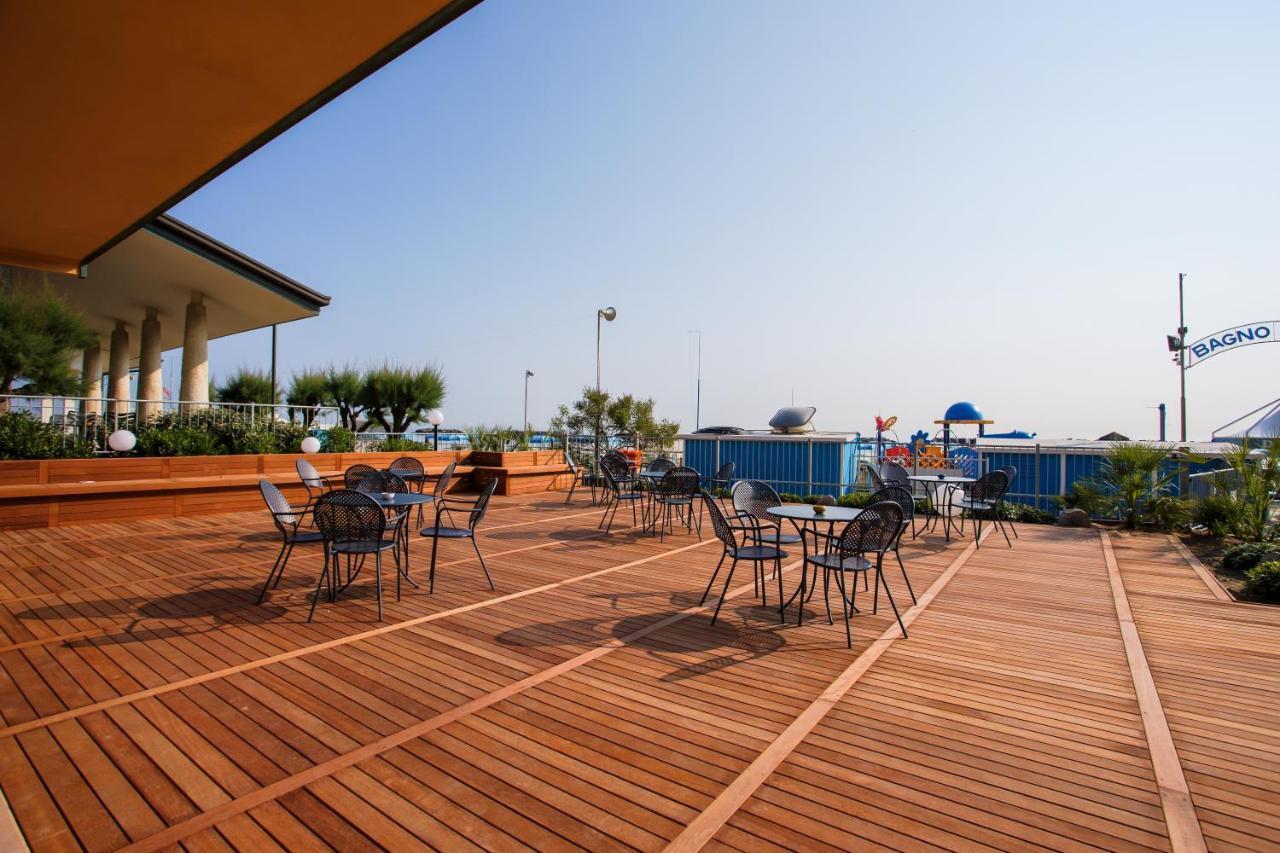 Hotel Cola Frontemare Bellaria-Igea Marina Eksteriør bilde