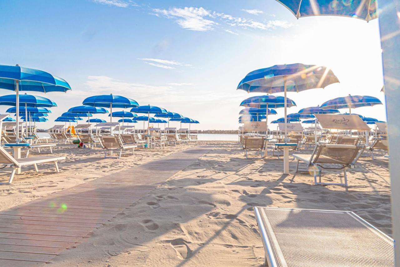 Hotel Cola Frontemare Bellaria-Igea Marina Eksteriør bilde