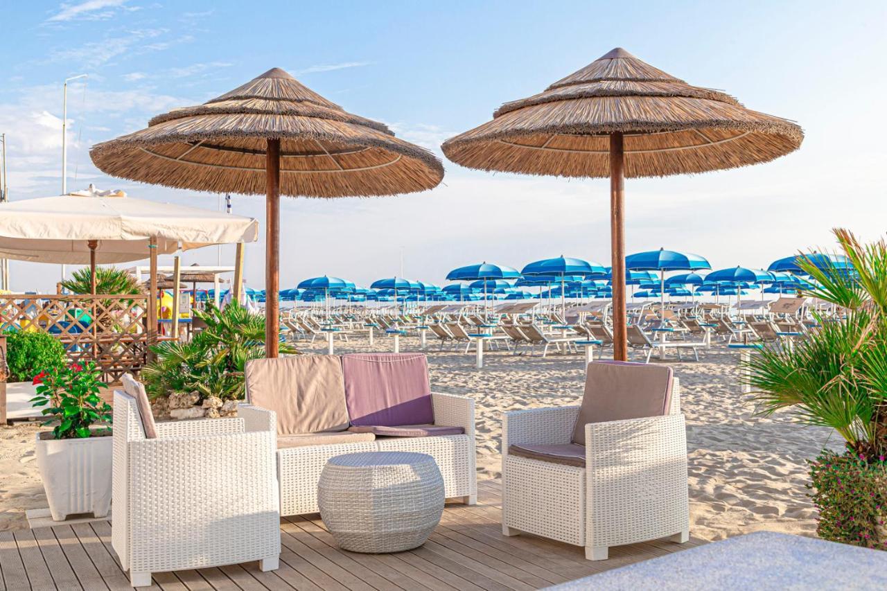 Hotel Cola Frontemare Bellaria-Igea Marina Eksteriør bilde