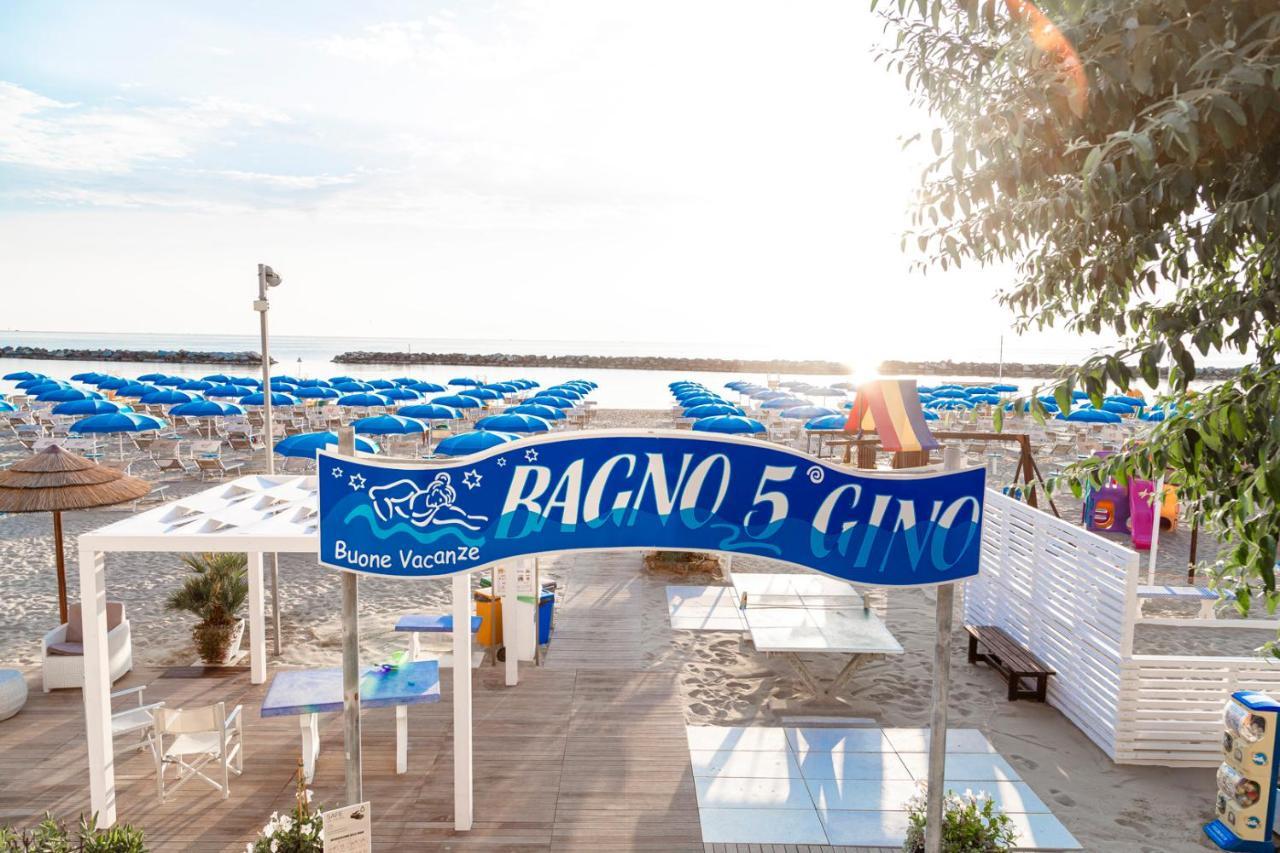 Hotel Cola Frontemare Bellaria-Igea Marina Eksteriør bilde