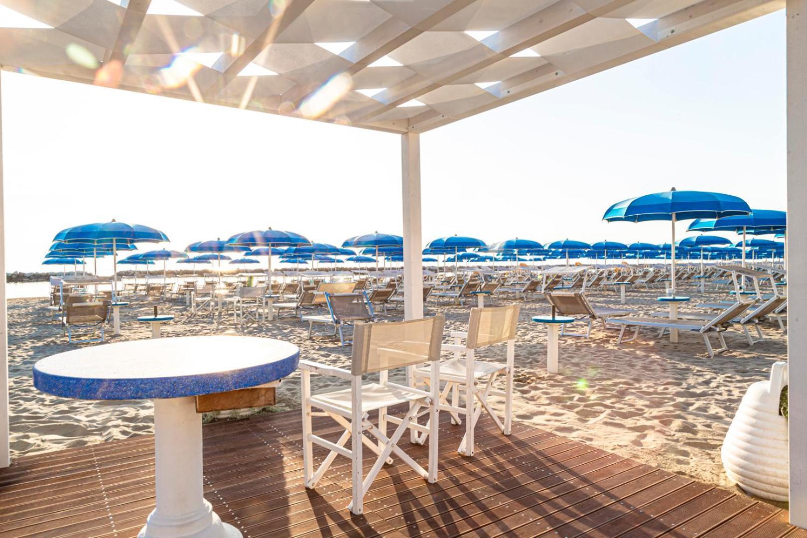 Hotel Cola Frontemare Bellaria-Igea Marina Eksteriør bilde