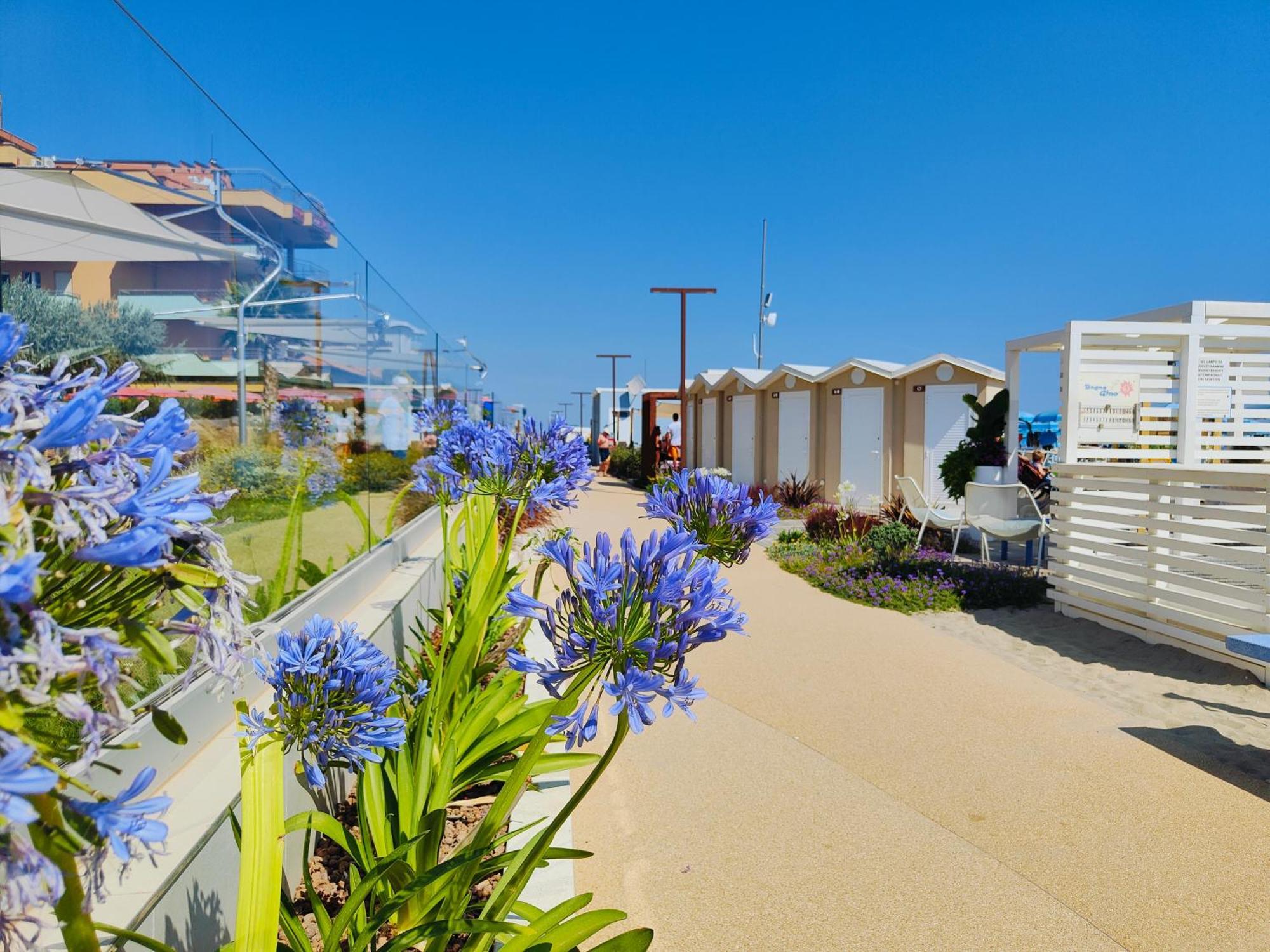 Hotel Cola Frontemare Bellaria-Igea Marina Eksteriør bilde