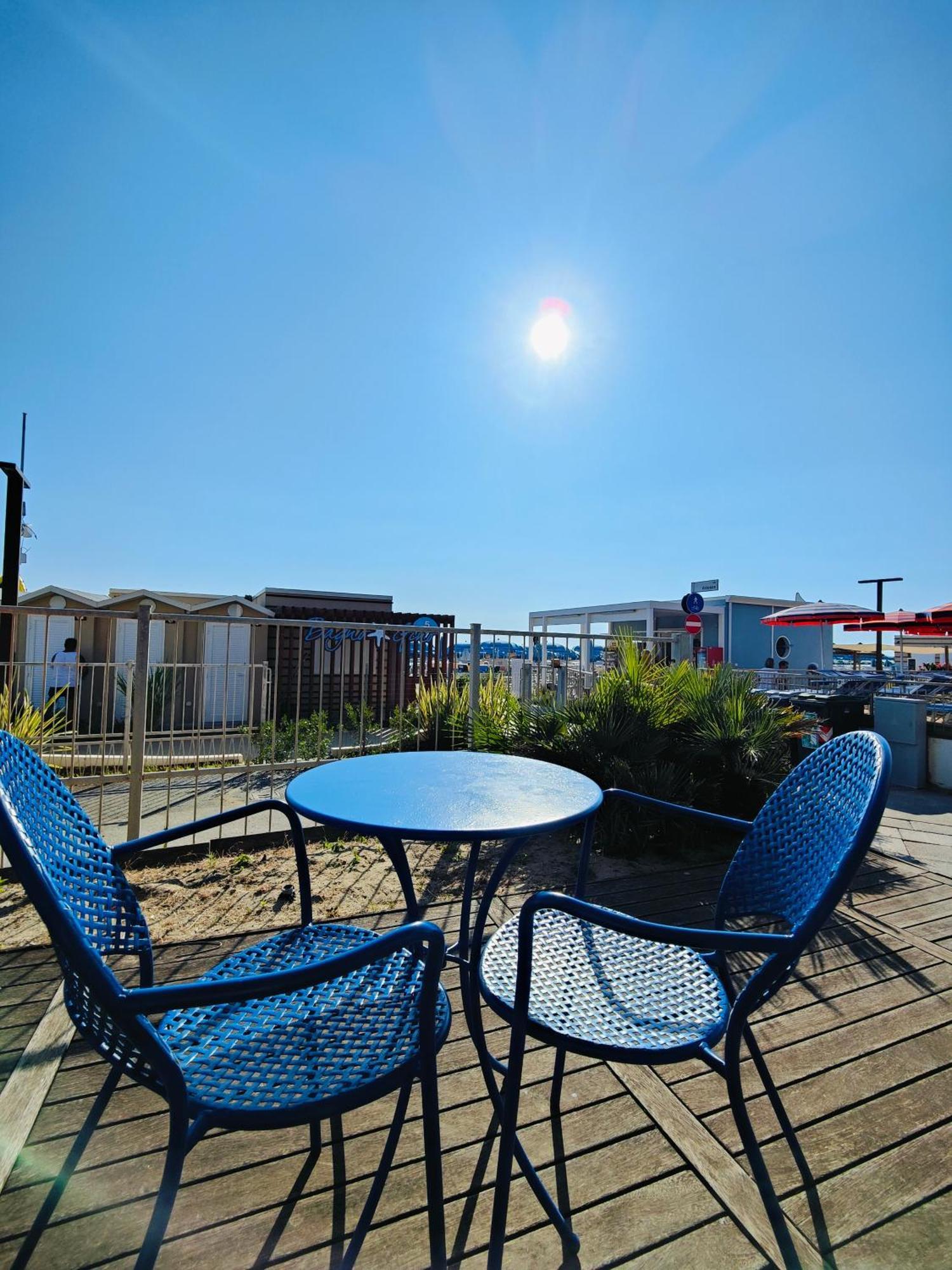 Hotel Cola Frontemare Bellaria-Igea Marina Eksteriør bilde