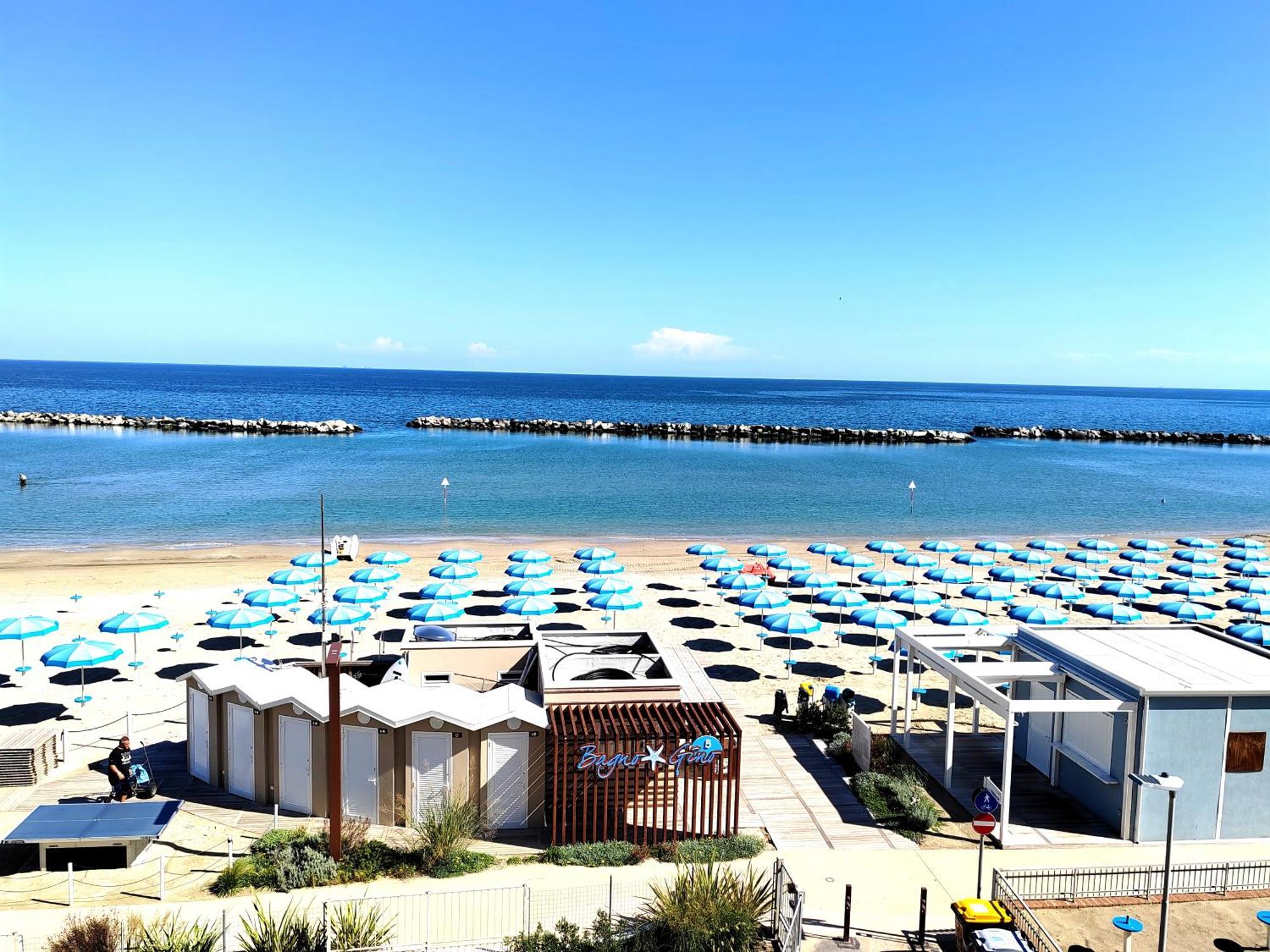 Hotel Cola Frontemare Bellaria-Igea Marina Eksteriør bilde