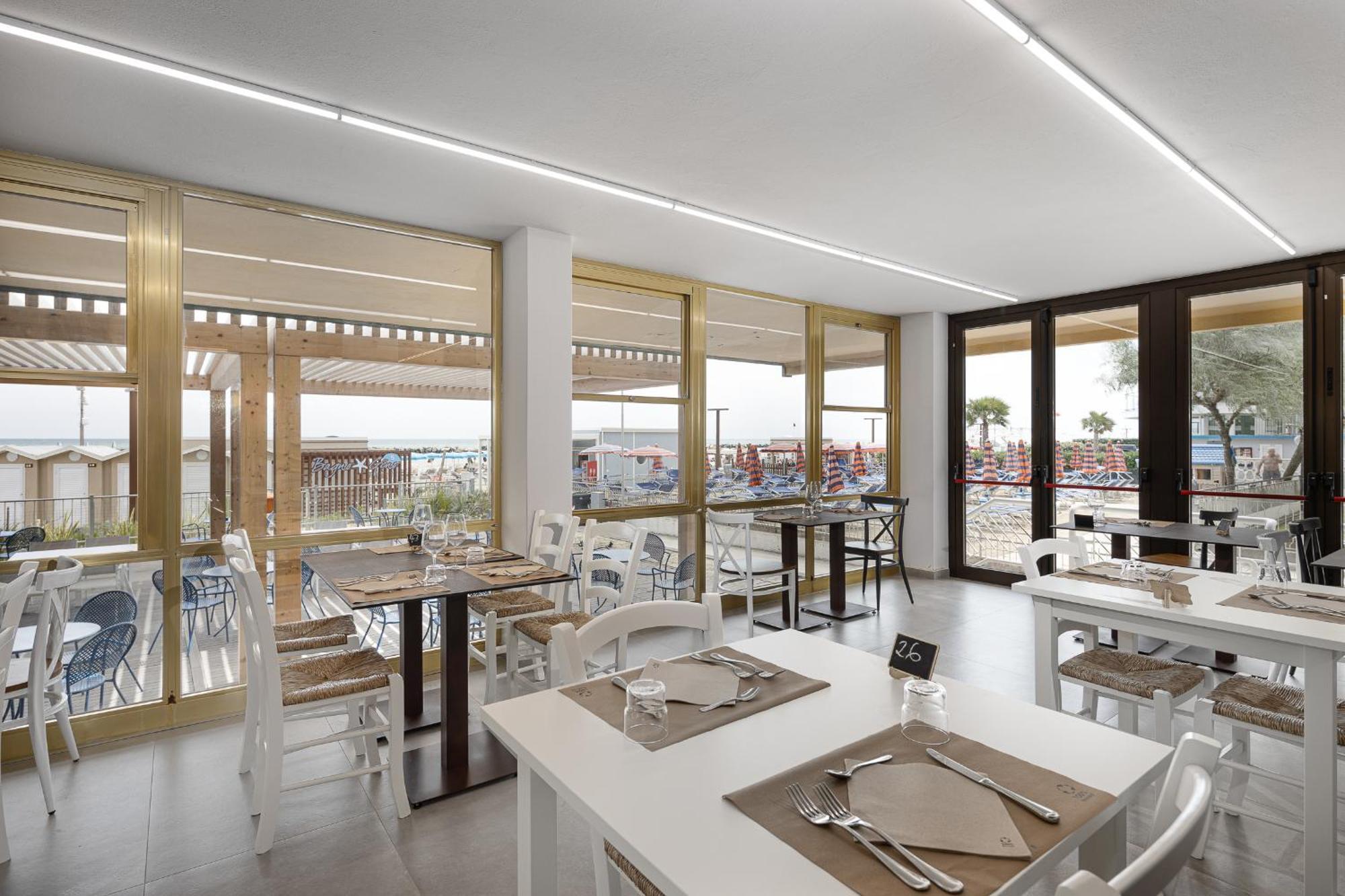Hotel Cola Frontemare Bellaria-Igea Marina Eksteriør bilde